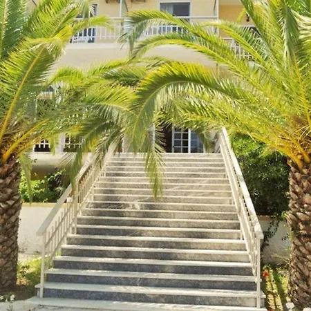 Aurora Hotel 2*